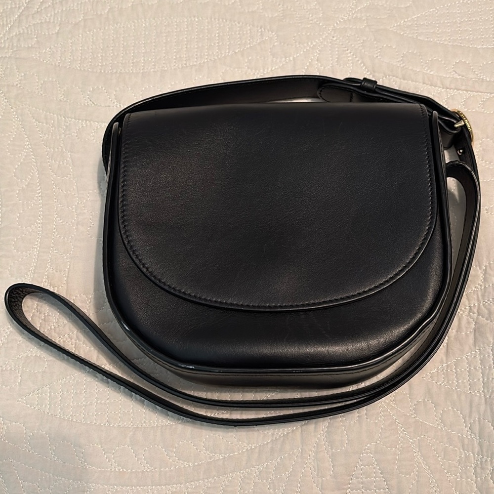 Cuyana Modern Saddle Bag